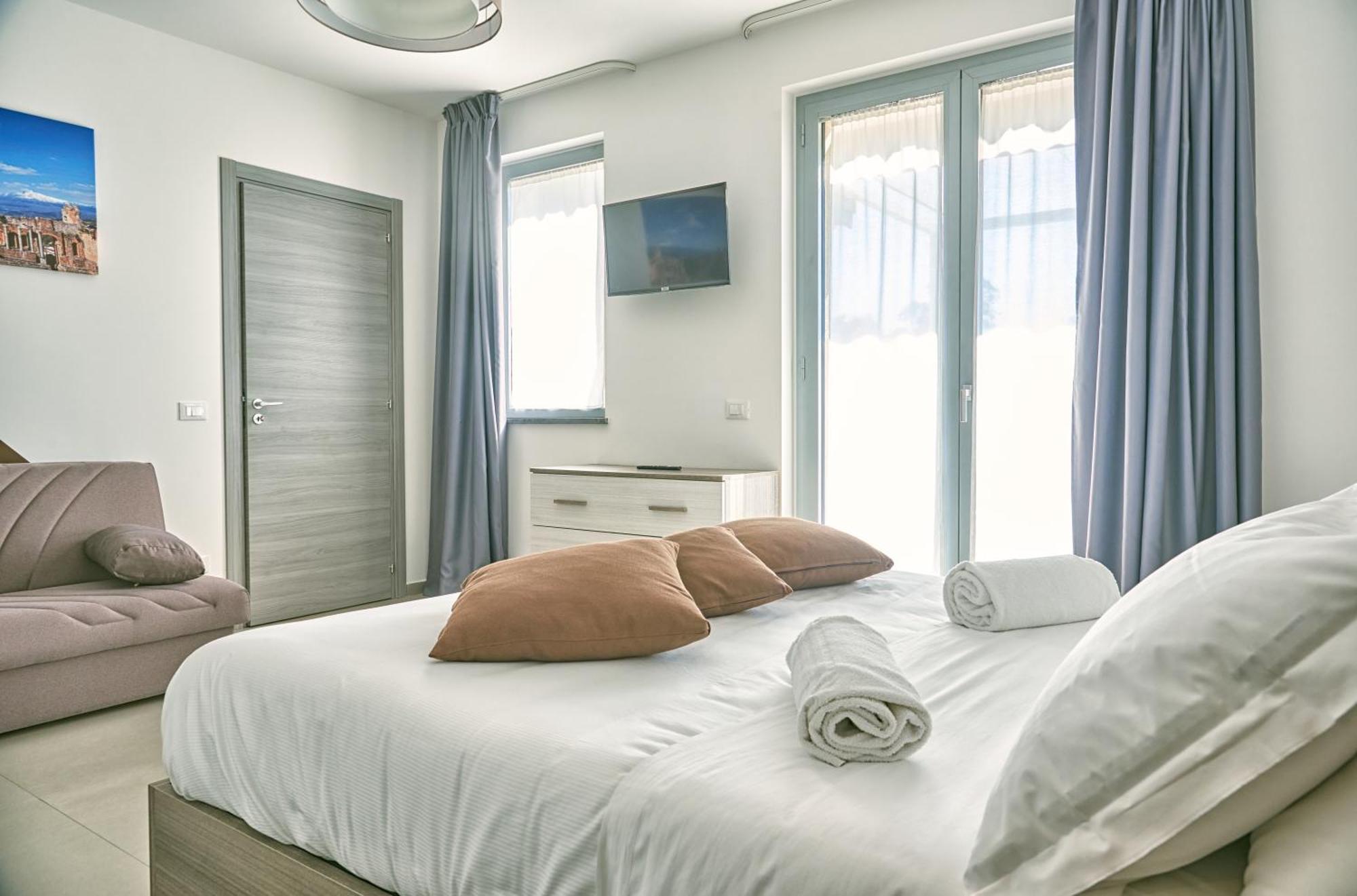 Il Casale Di Monacella Aparthotel Santa Venerina Ngoại thất bức ảnh